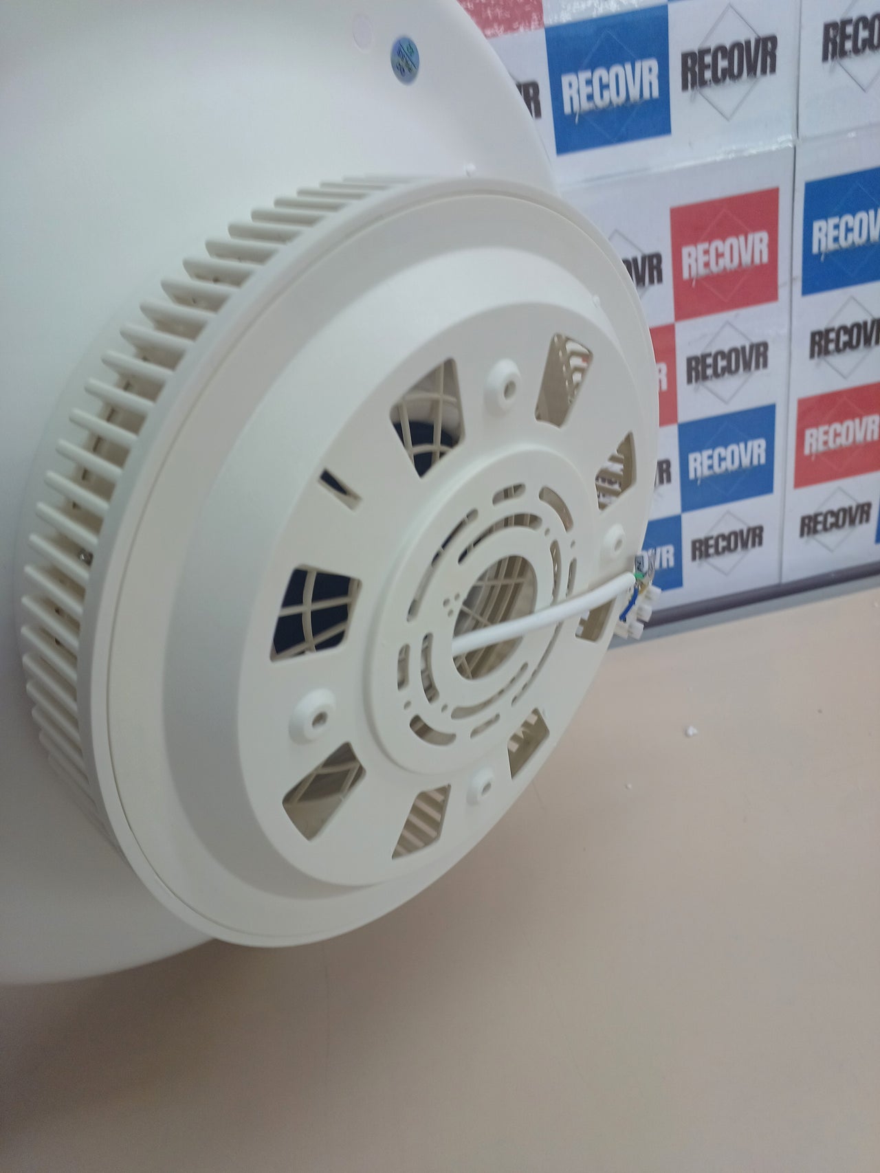 Ventilador de techo sin aspas Mistral con luz LED