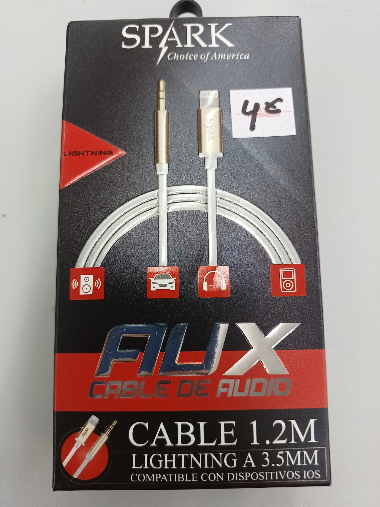 Cable 1.2m compatible con dispositivos iOS, Lightning A 3.5mm de la marca Spark