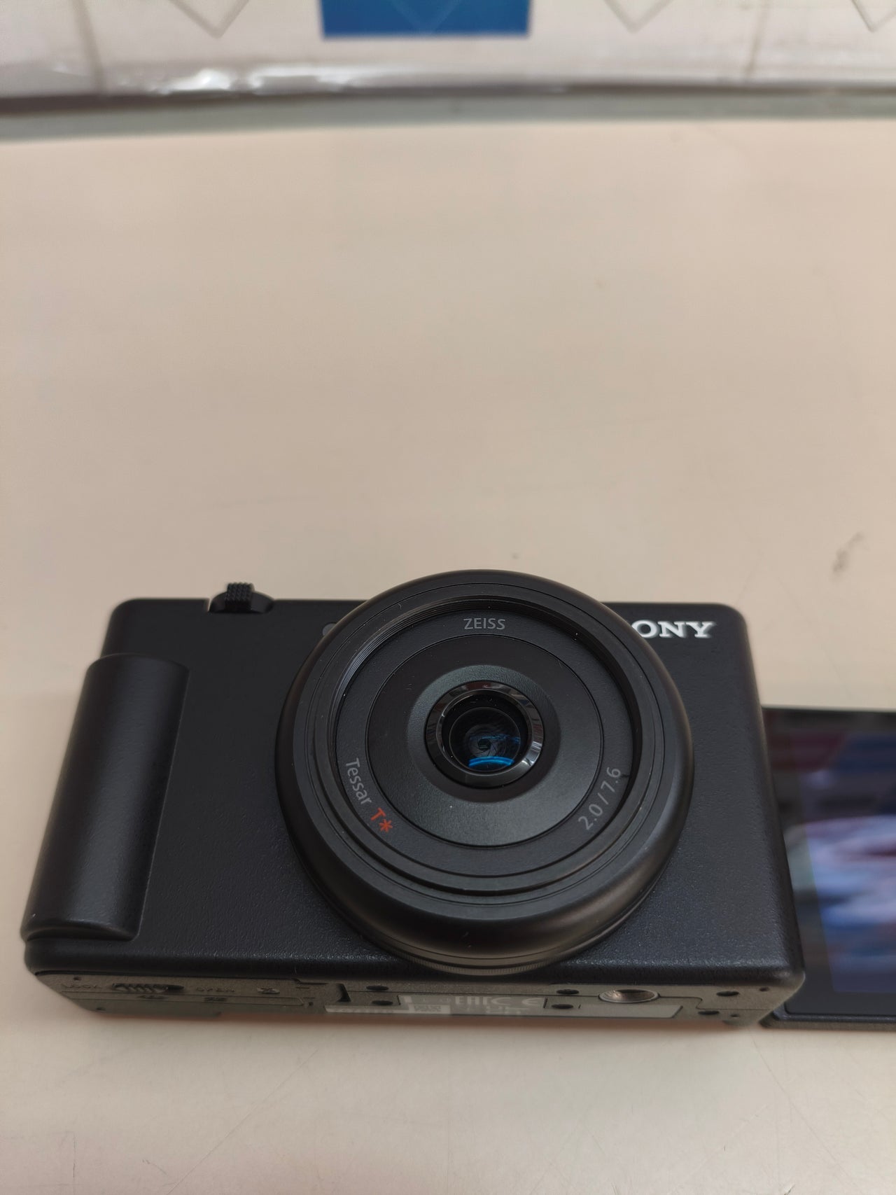 Sony ZV-1F para vlogs, 4K, pantalla multiángulo, negra