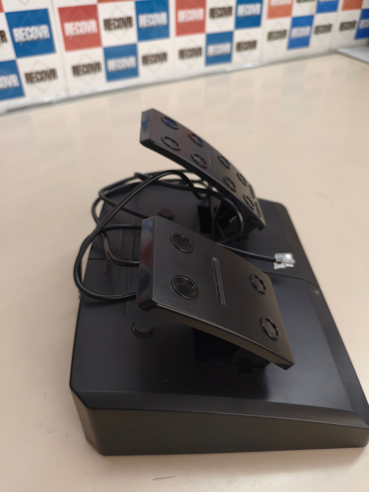 Trust GXT Movi, volante gaming para PC con pedales y levas