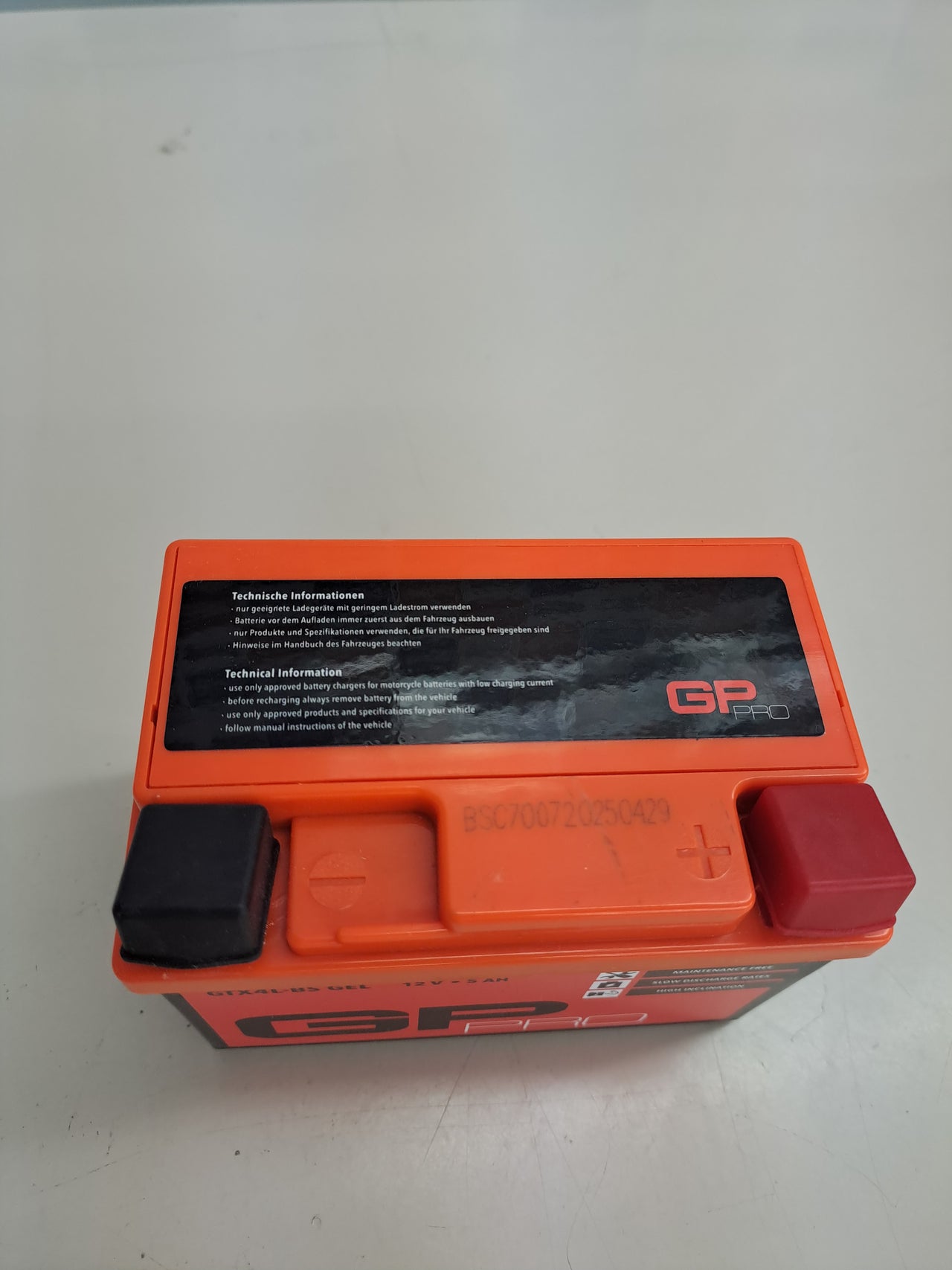 Batería de moto GEL GP-PRO GTX4L-BS 12V 5Ah sin mantenimiento