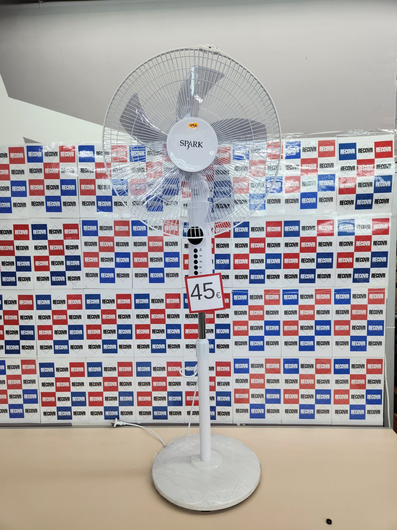 Ventilador de pie Spark 18" con mando, 65W, 5 aspas aluminio, altura regulable, silencioso S-18SF/R1