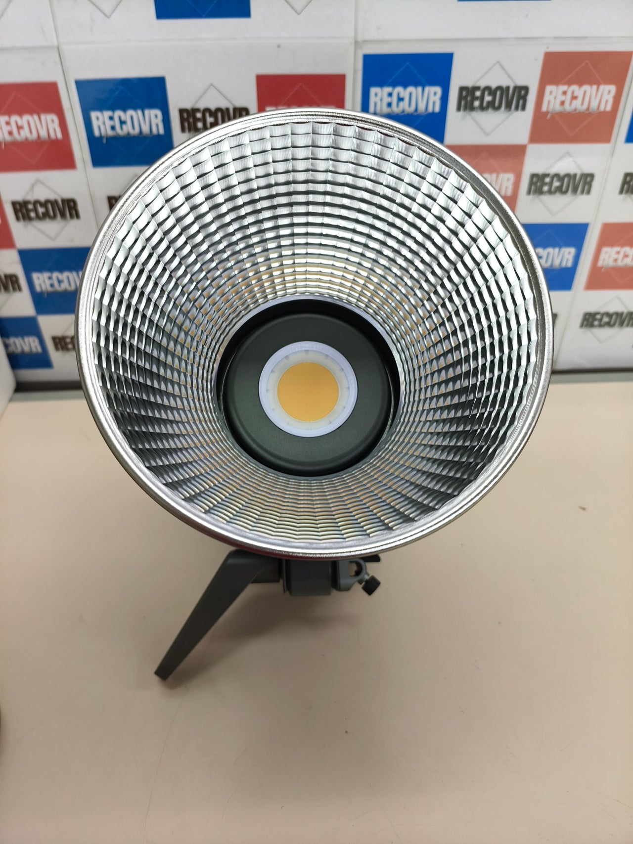 Foco LED Aputure Amaran 200d COB 200 W