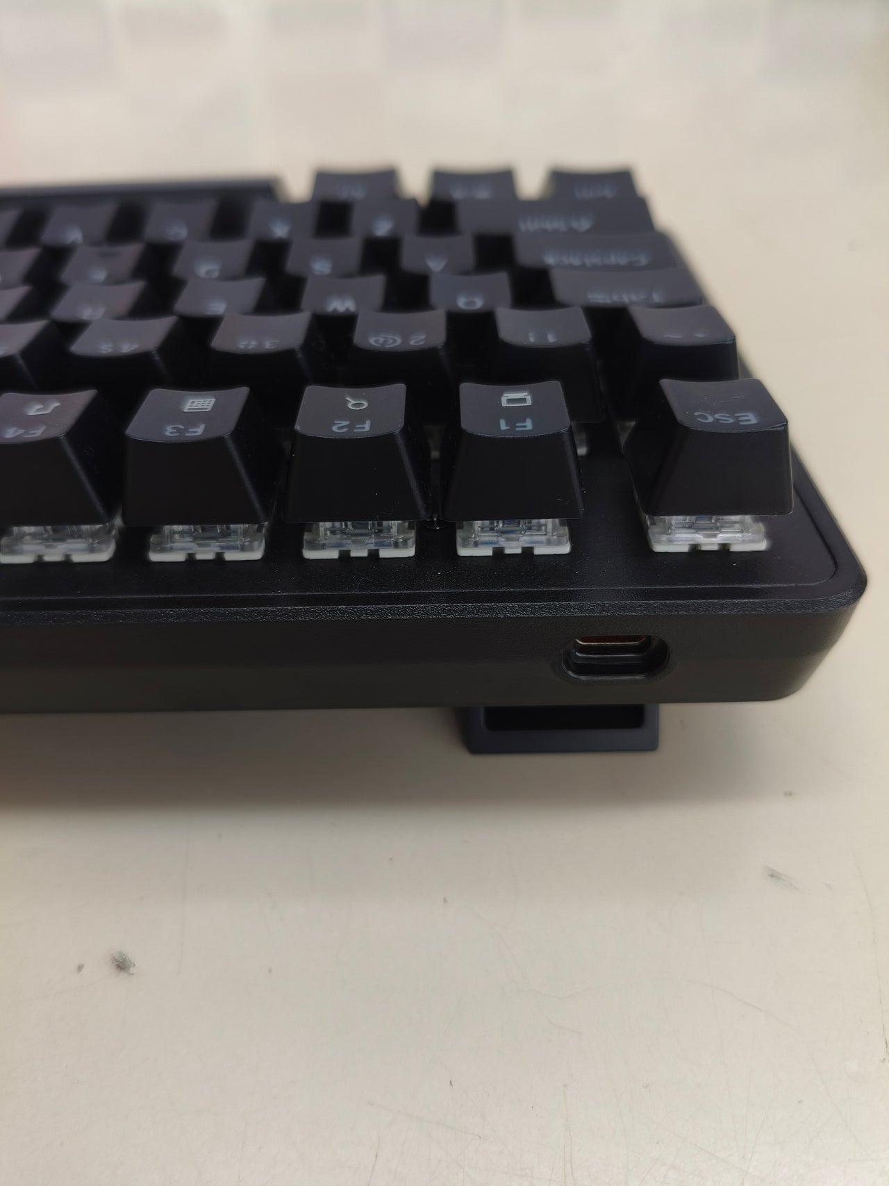 Teclado mecánico gaming CORSAIR K65 Plus Wireless 75% RGB
