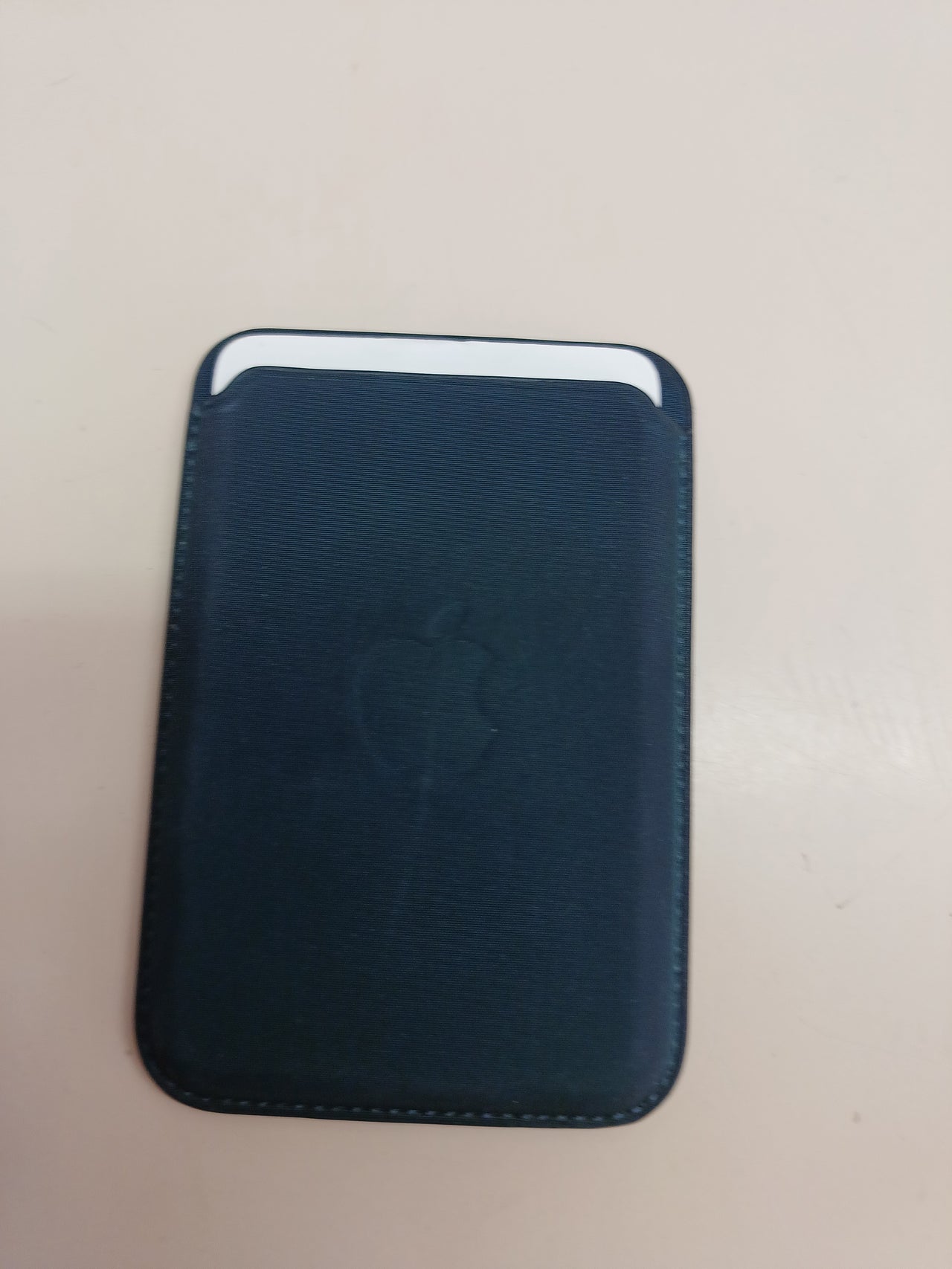 Cartera MagSafe trenzado fino verde Apple