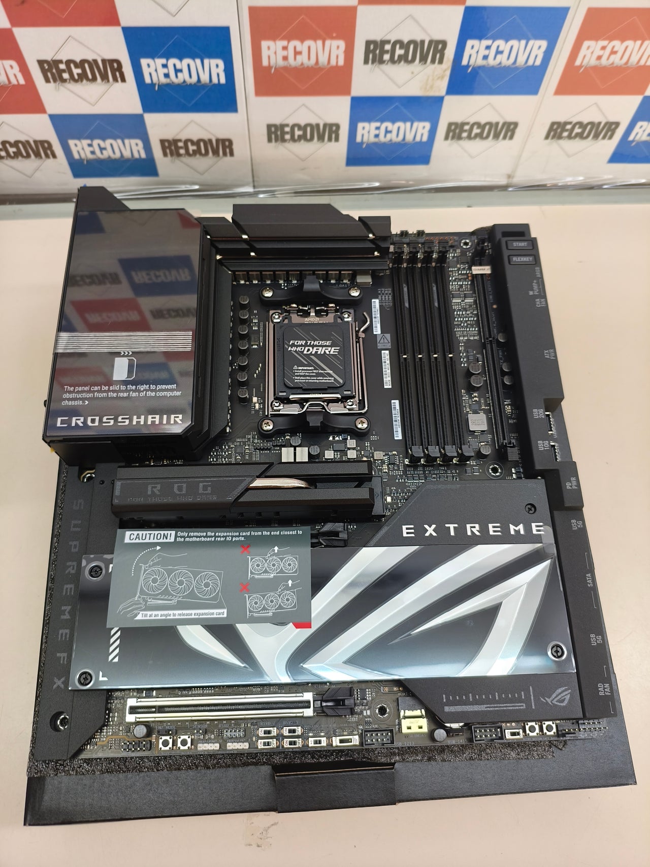 ASUS ROG Crosshair X870E Extreme, placa base AMD E-ATX, DDR5, PCIe 5.0, 5 M.2, Wi-Fi 7, LCD 5"