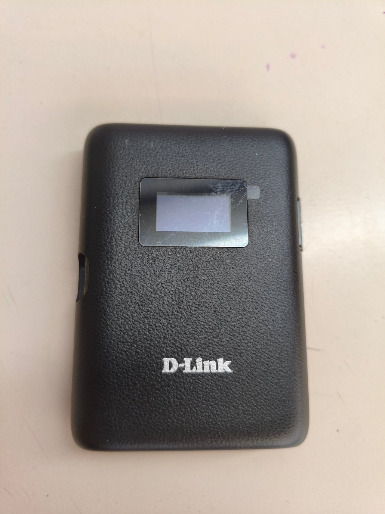 D-Link DWR-933, router 4G LTE Cat 6, WiFi 300Mbps, hotspot