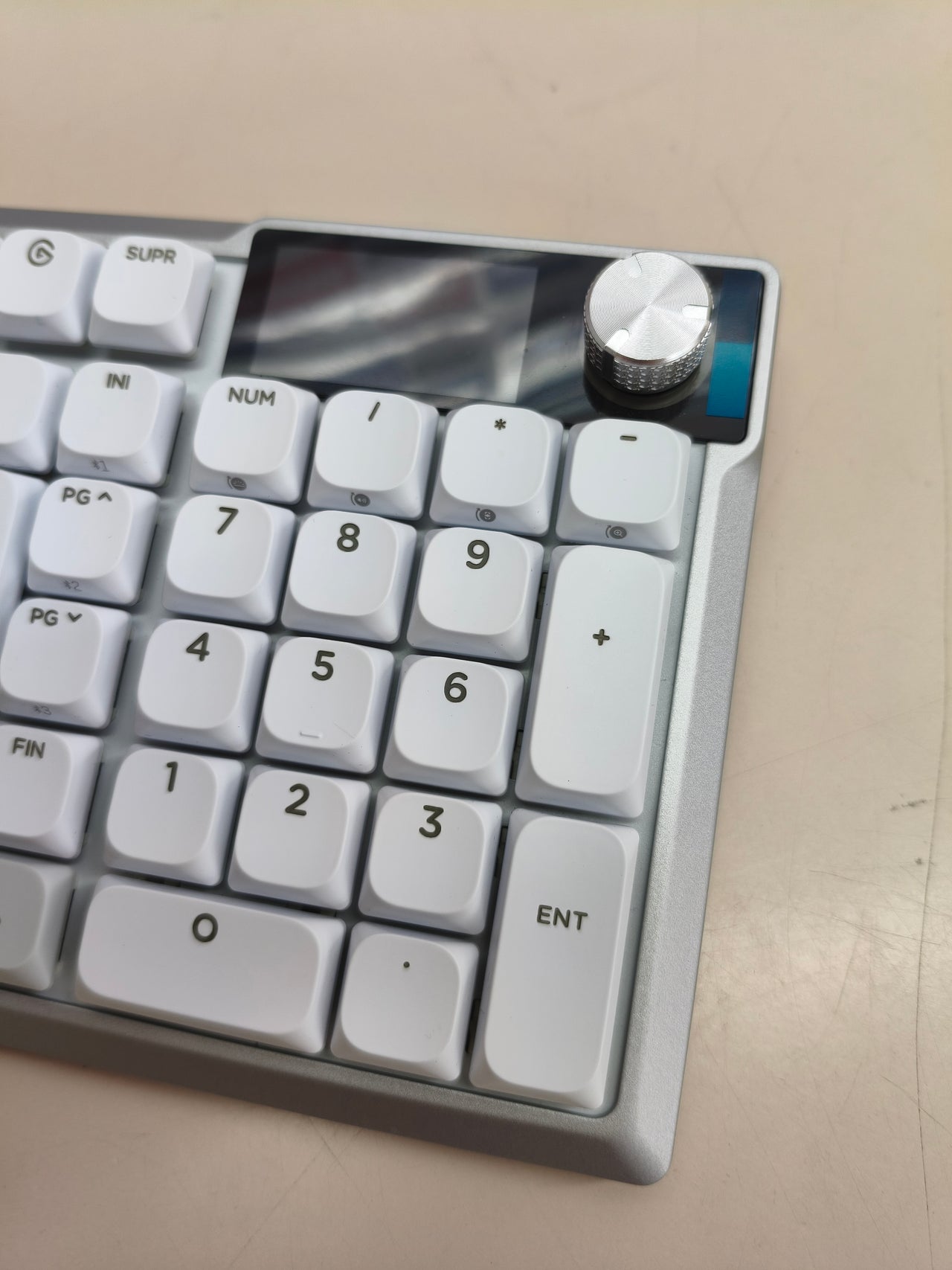 Teclado gaming Corsair VANGUARD Air 99 Wireless RGB blanco