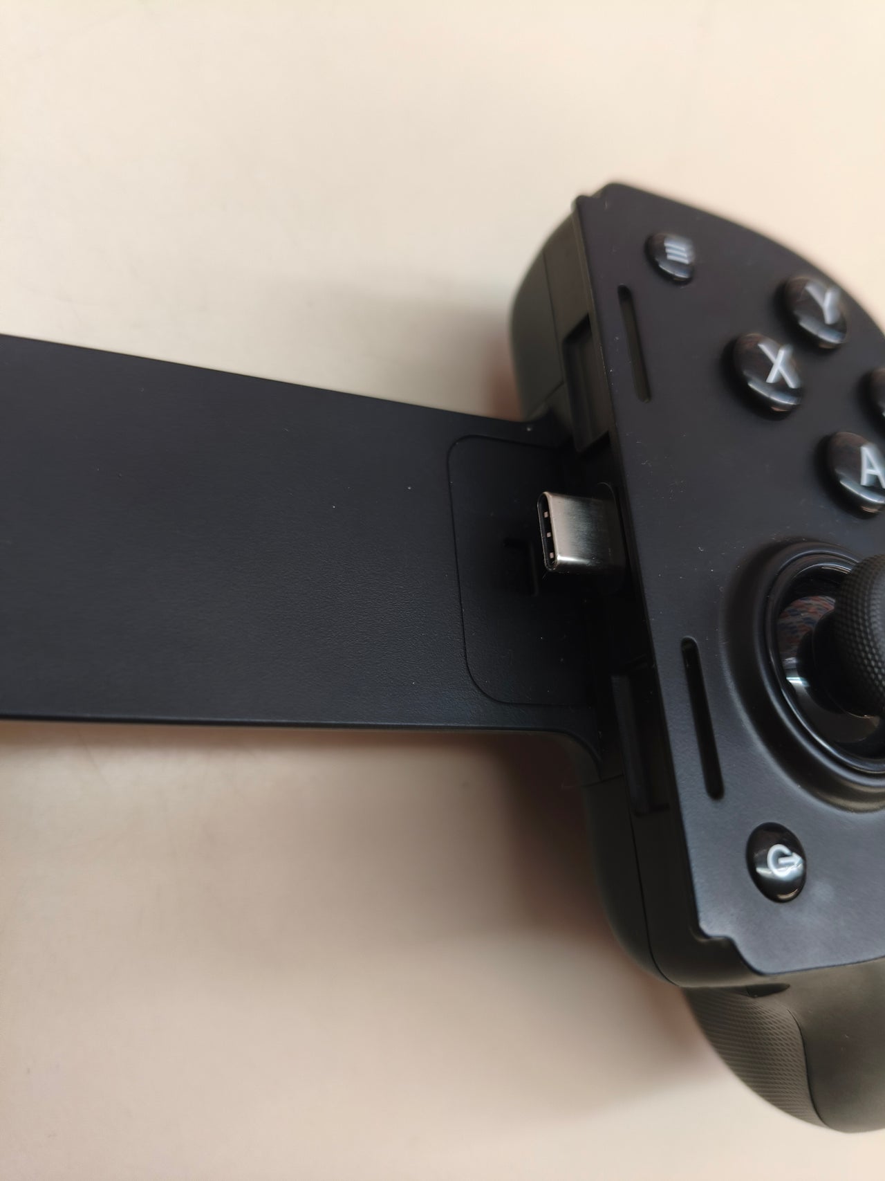Razer Kishi Ultra, mando USB-C, Chroma RGB, hápticos HD, negro