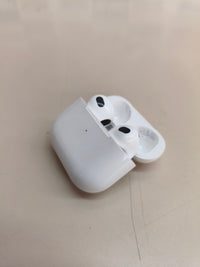 Apple AirPods 3.ª generación, estuche de carga Lightning