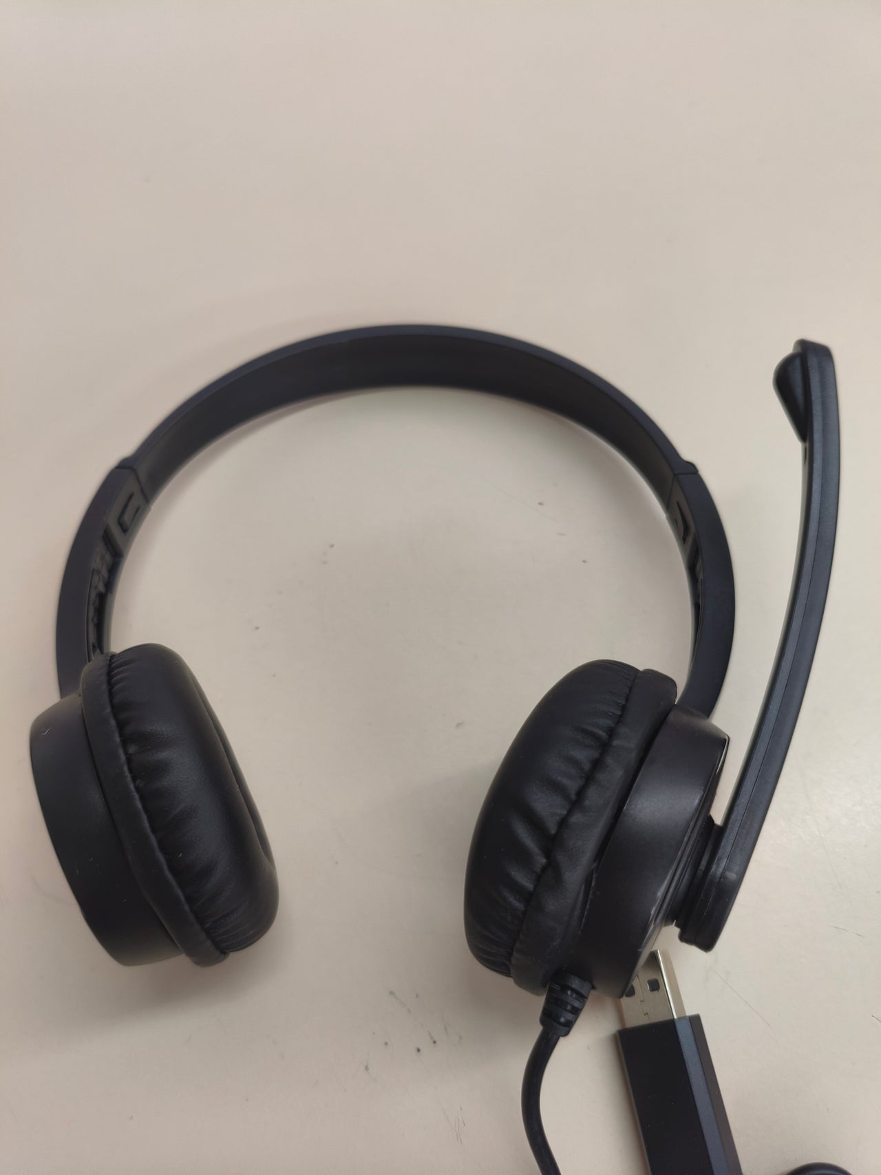 Auriculares estéreo USB con micrófono