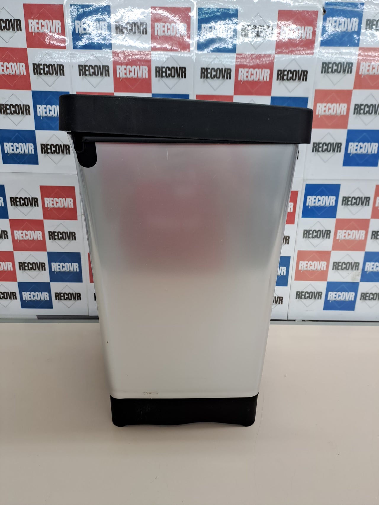 Cubo basura 21L pedal plástico BPA gris Tatay