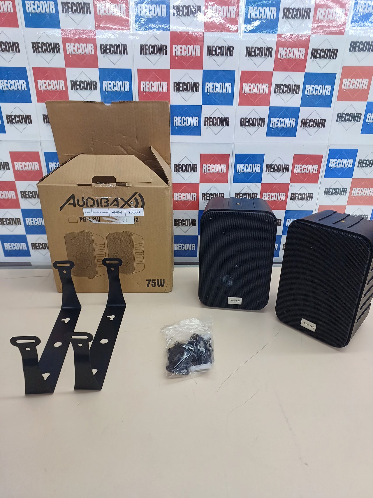 Altavoces estantería HiFi negros con soportes Audibax PR-42
