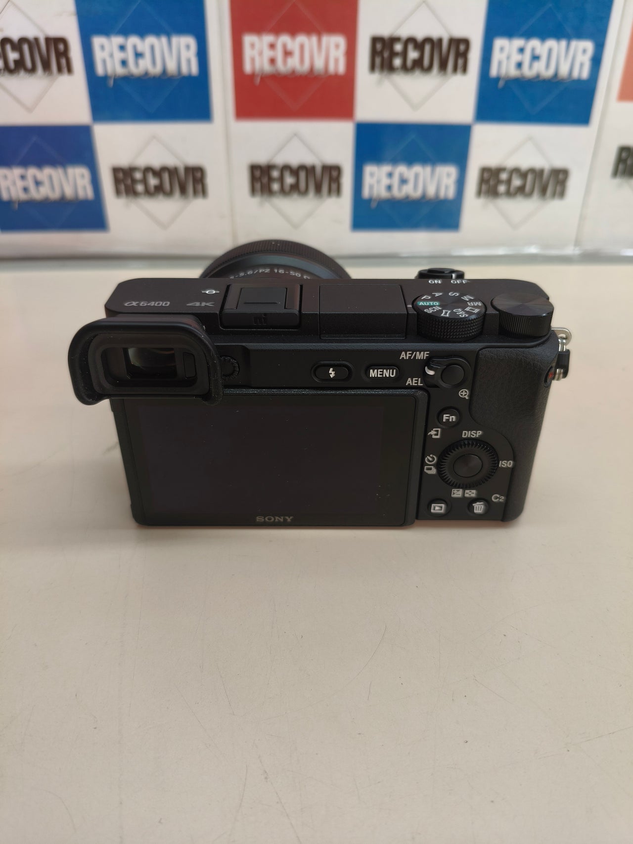 Sony Alpha 6400 vídeo 4K, pantalla abatible
