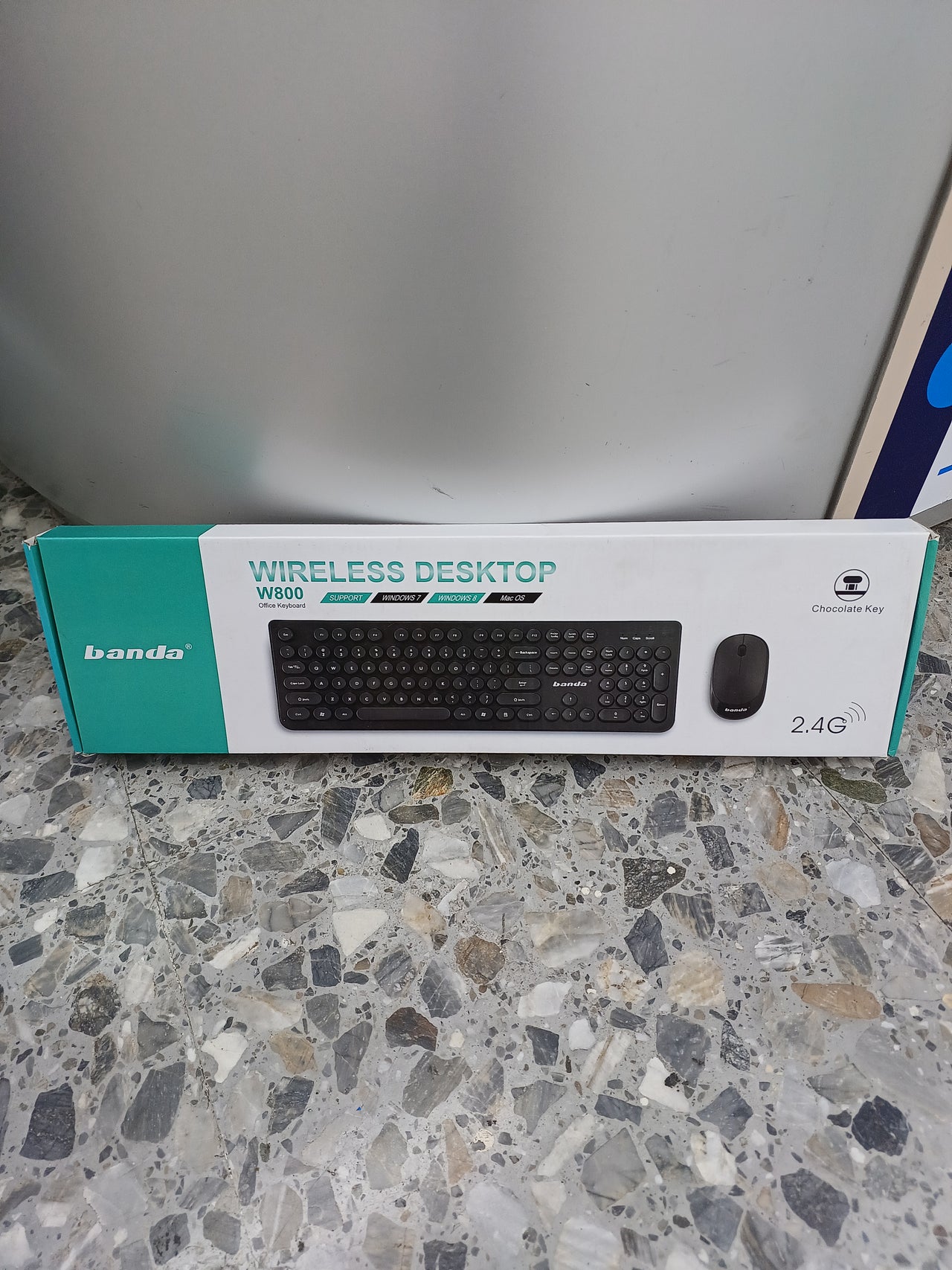 Teclado Inalámbrico y ratón banda 2.4G W800