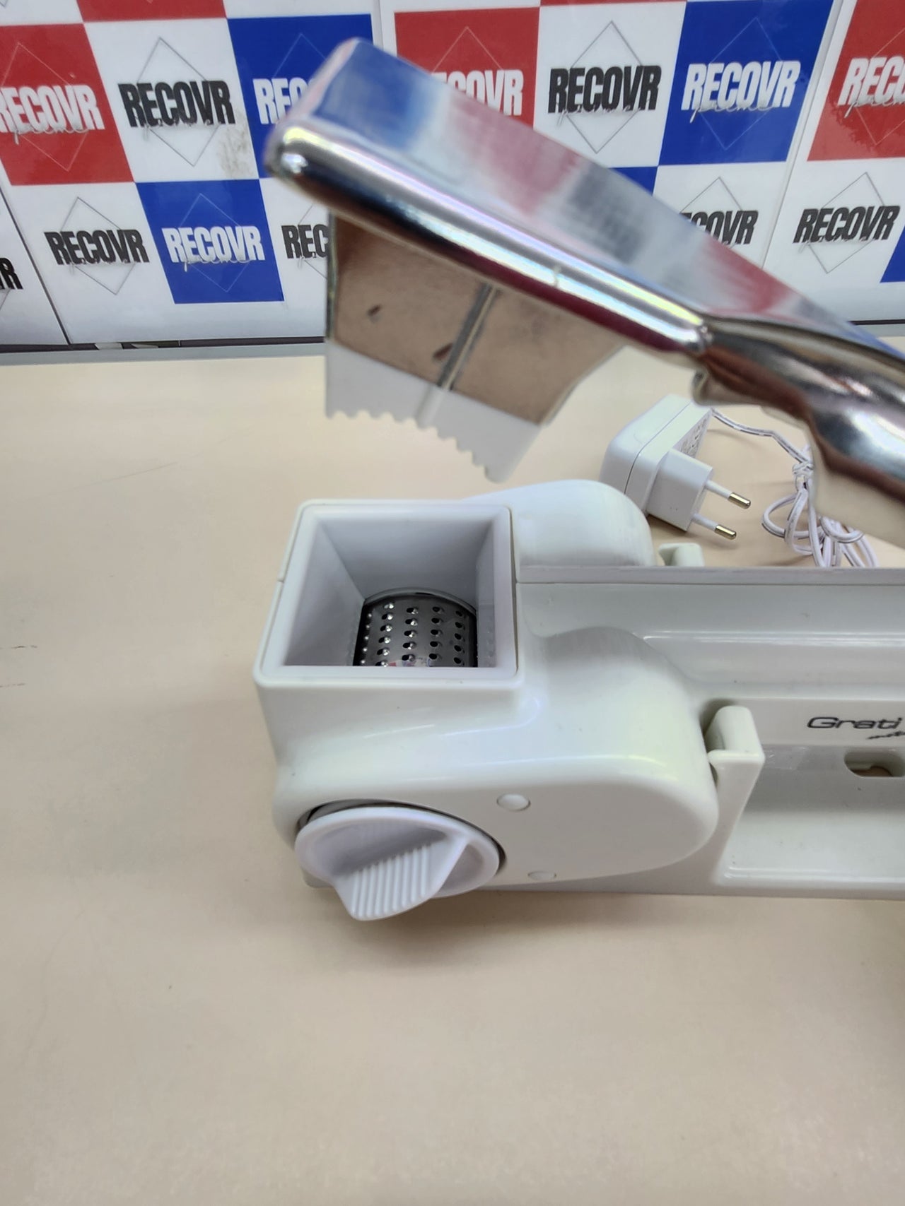 Ralladora eléctrica inalámbrica Ariete Gratì Metal 44, 1500 mAh, blanca