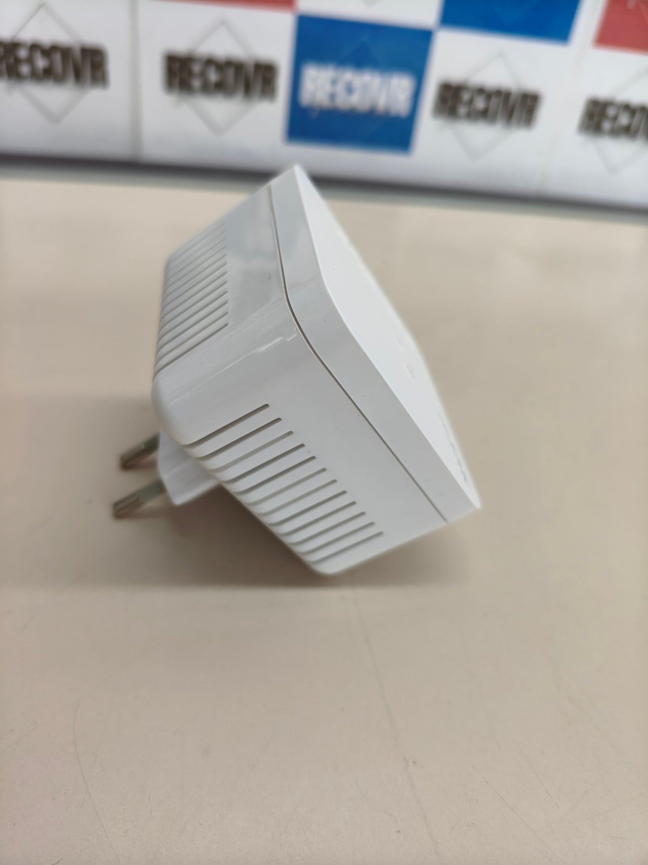 Adaptador poweline wifi Devolo Magic hasta 1200 Mbit/s con 1 puerto LAN y función mesh
