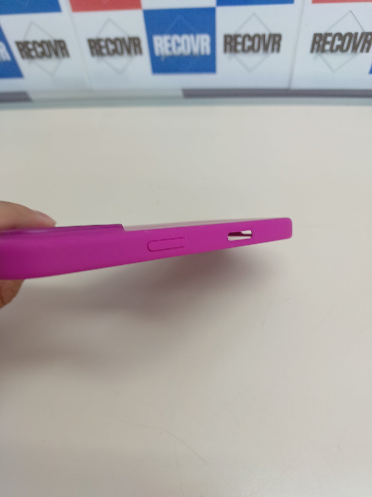 Funda iPhone 16 Pro Silicona MagSafe