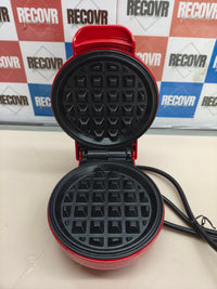Mini gofrera de 550 W con placas antiadherentes.