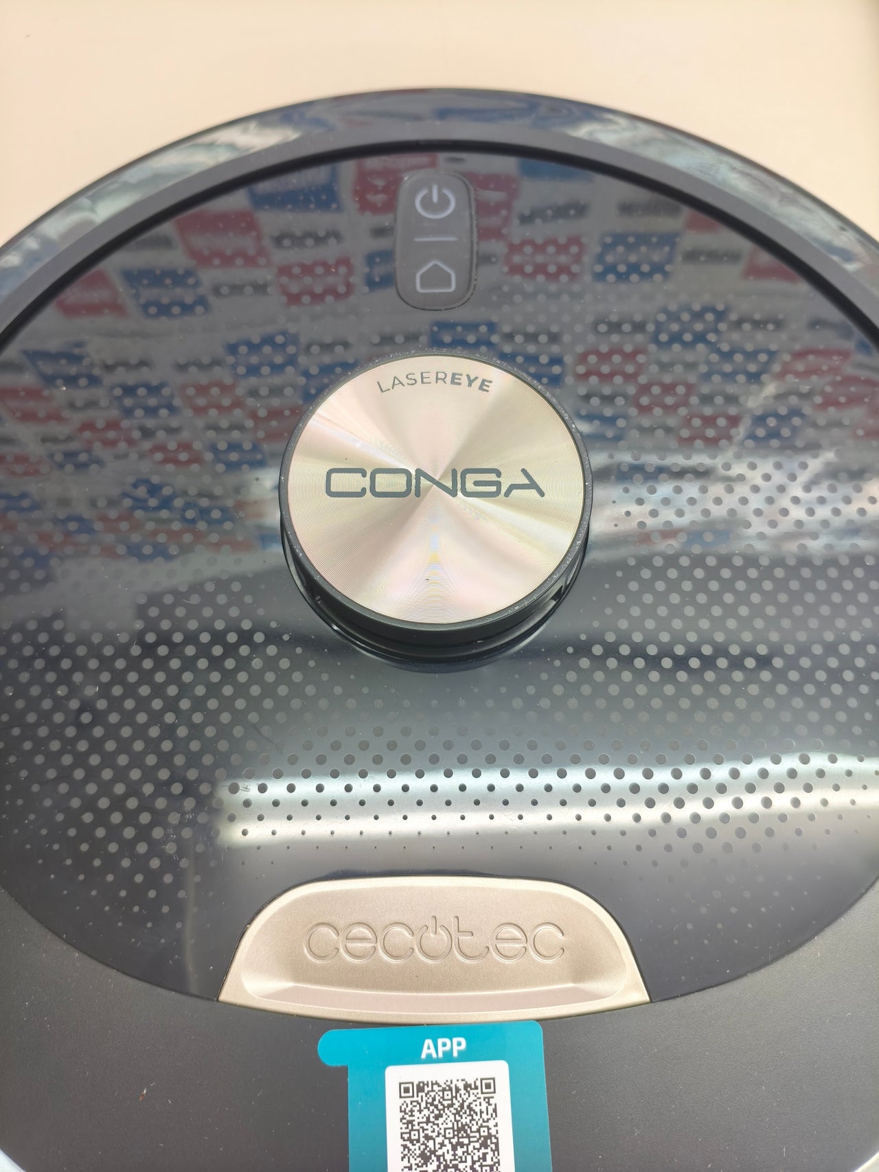 Robot aspirador Cecotec Conga M100 X-Treme con IA y mopas giratorias 20000Pa