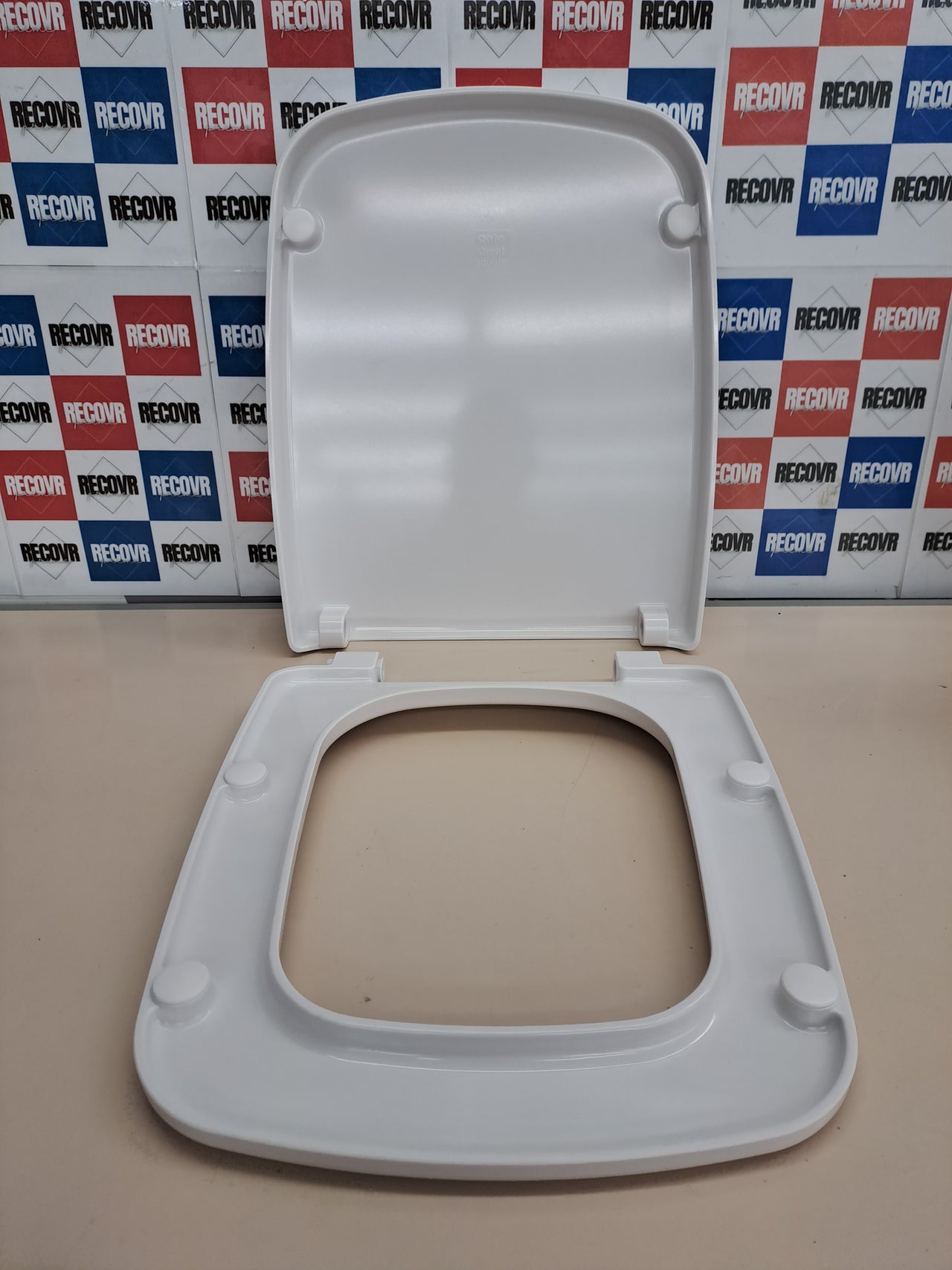 Tapa WC cuadrada con fijación acero – Gala