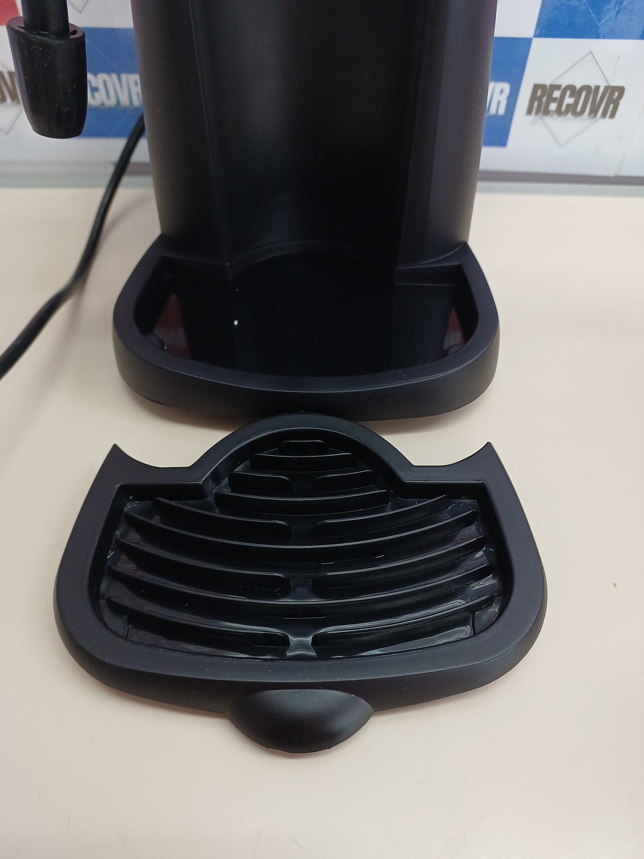 Cafetera espresso 4 tazas con espumador – Severin