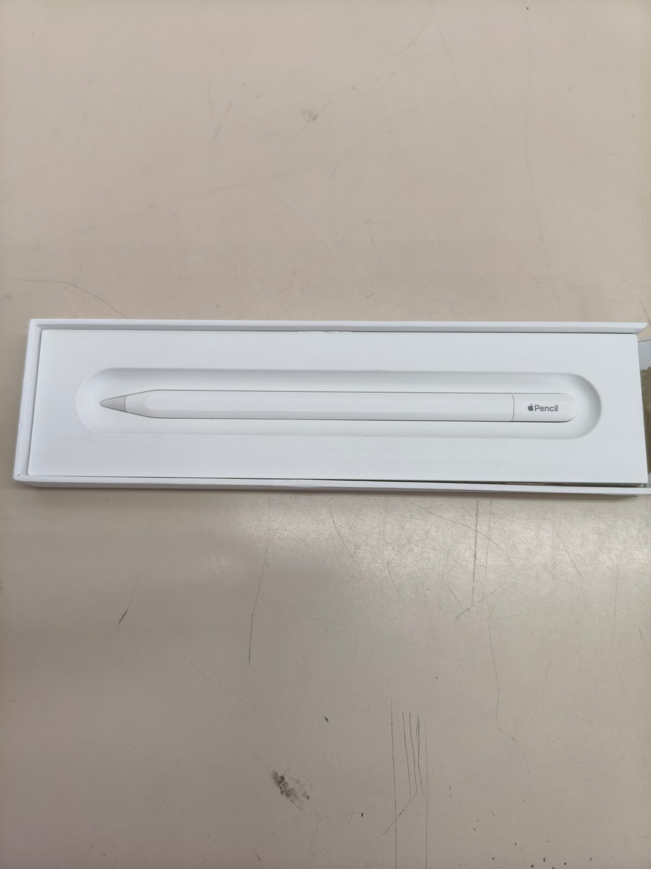 Lápiz digital Apple Pencil USB-C para iPad.