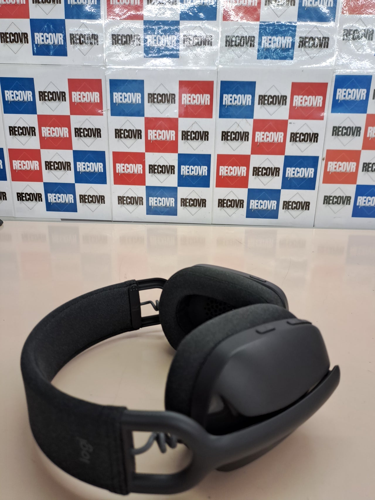 Auriculares inalámbricos con cancelación de ruido. Logitech