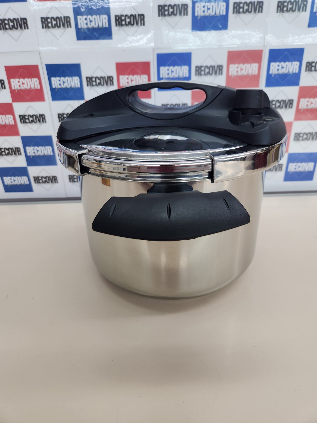 Olla a presión Royalty Line 8L 24cm acero inoxidable con tapa de seguridad y válvula limitadora RL-PS8L