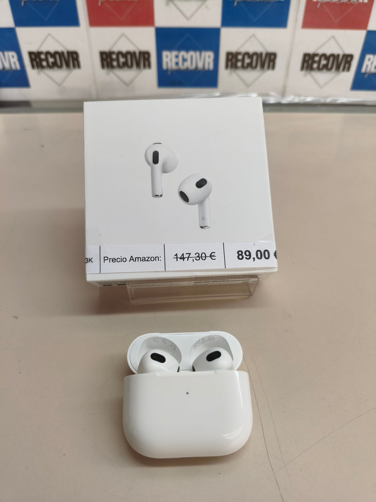 Apple AirPods 3.ª generación, estuche de carga Lightning