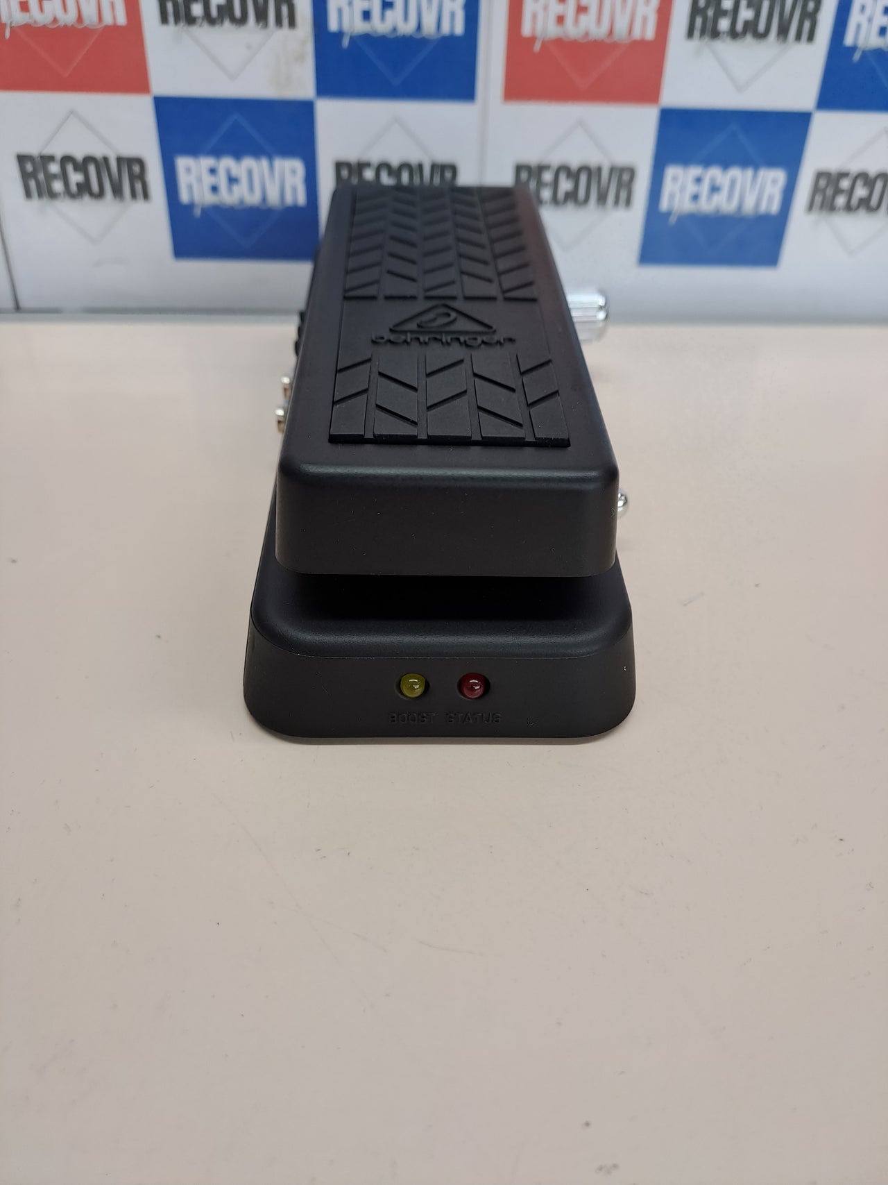 Pedal HELLBABE óptico ajustable con boost para guitarra y bajo