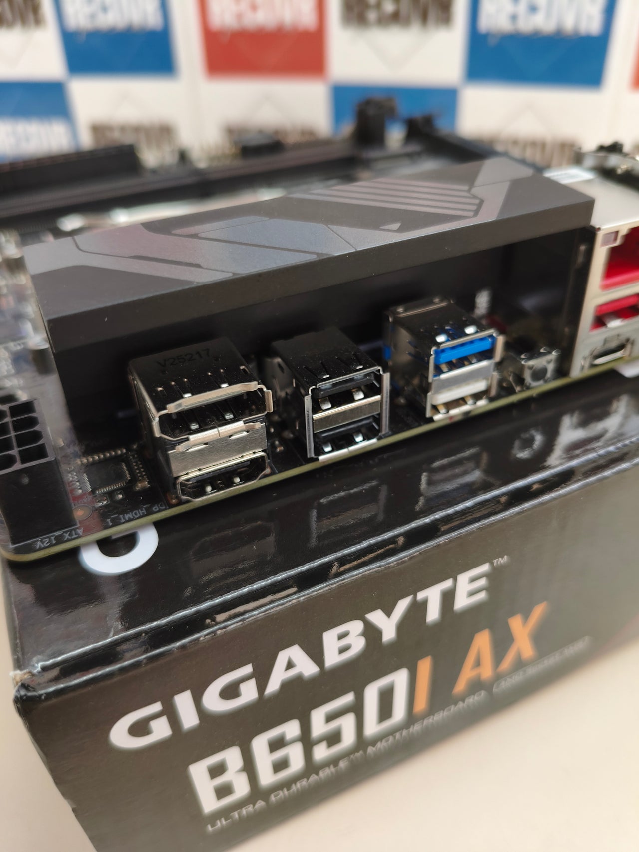 Placa base GIGABYTE B650I AX, placa base Mini-ITX, Ryzen 9000,