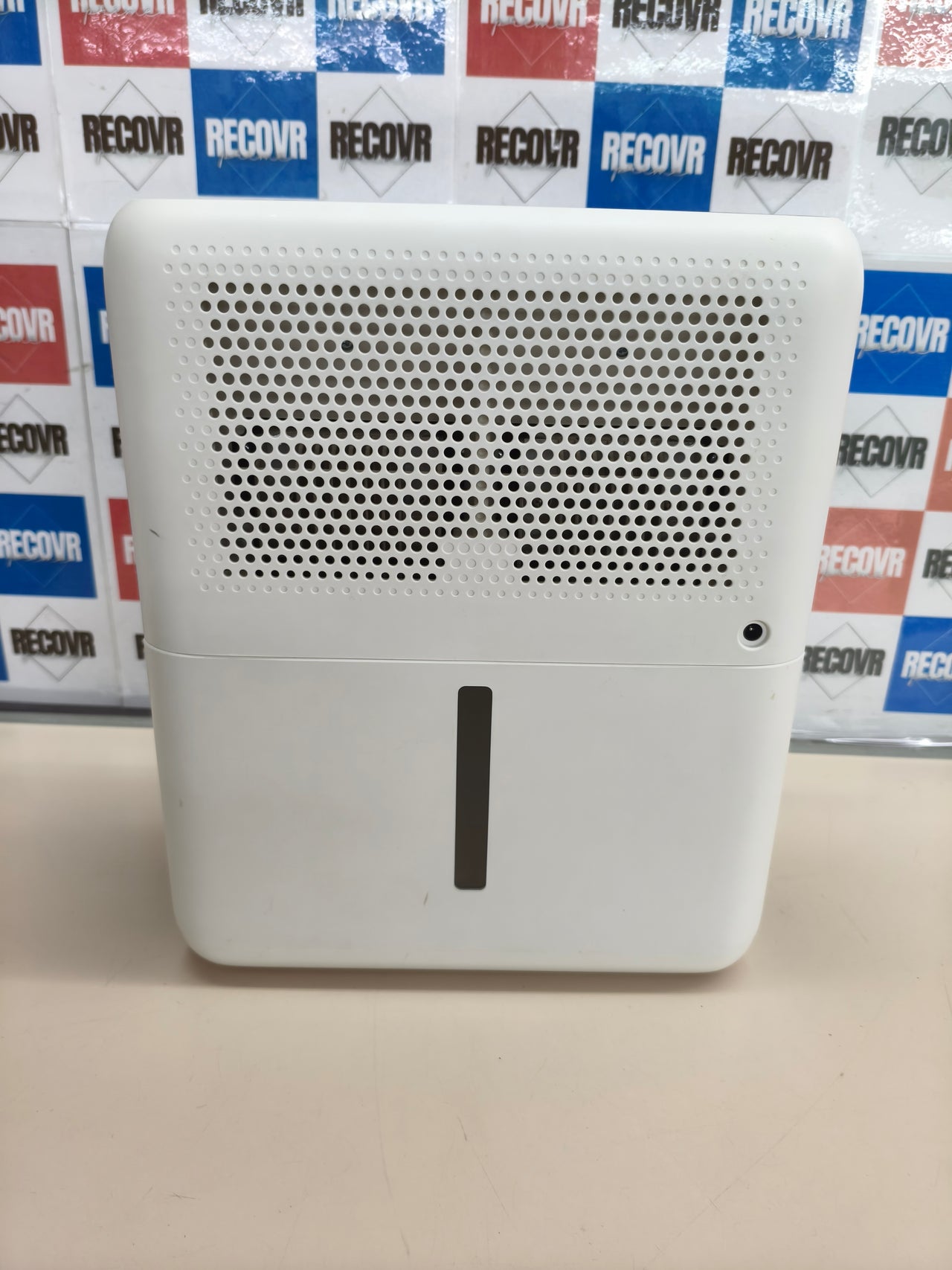 Deshumidificador eléctrico de 3 litros para estancias de hasta 20 m²