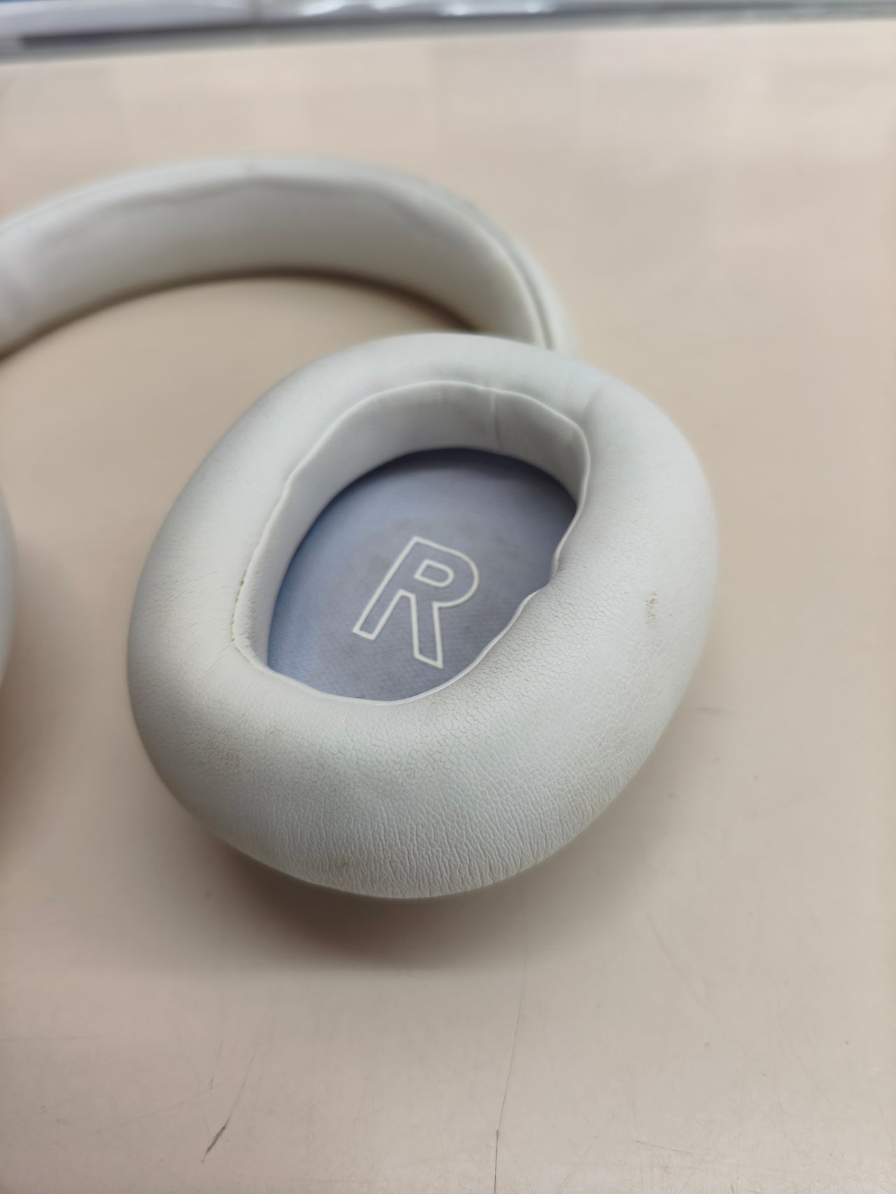Auriculares Logitech Blancos B735