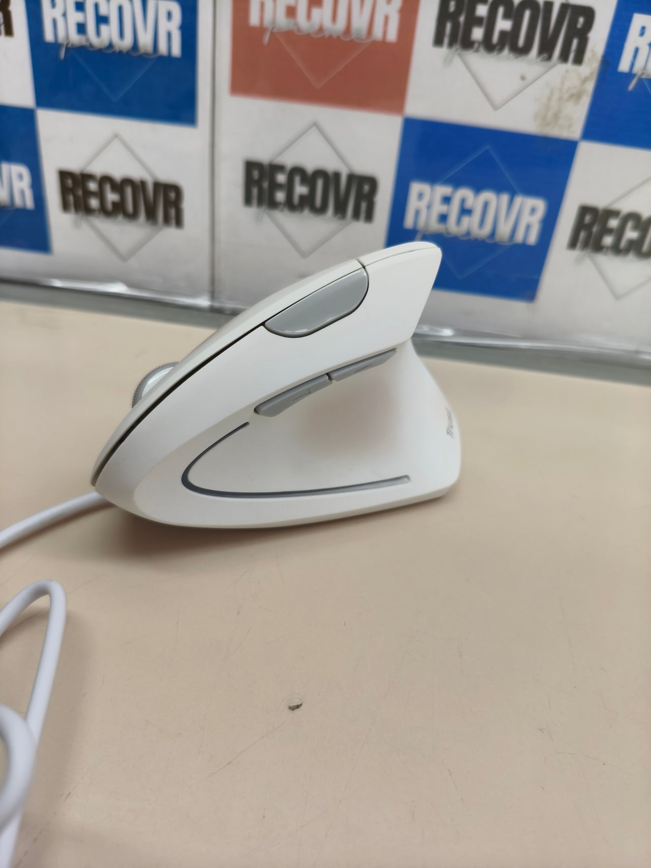 Ratón ergonómico vertical Trust Verto con cable