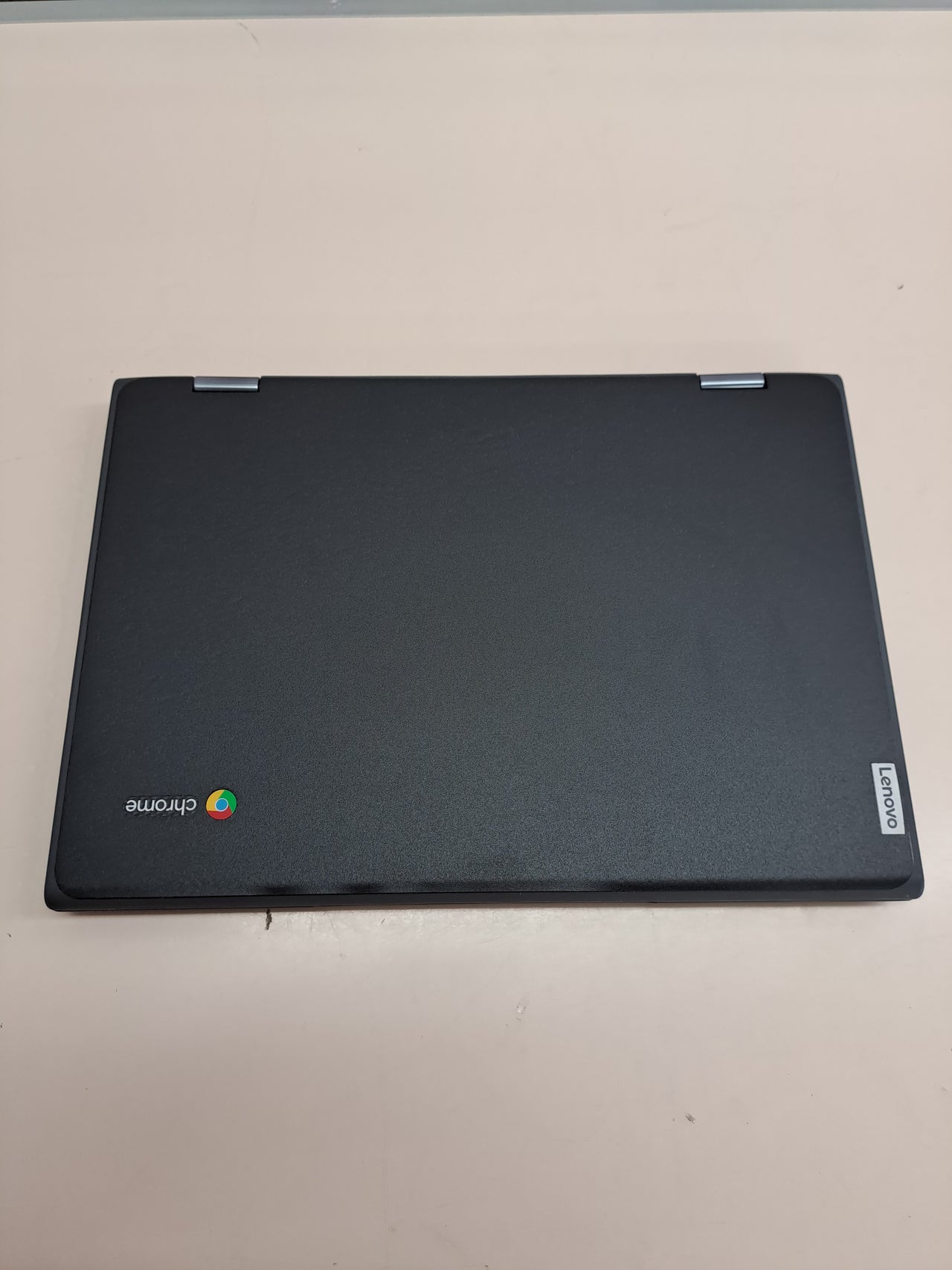 Chromebook 2 en 1 táctil 11,6” Lenovo 300e Celeron 4GB 32GB