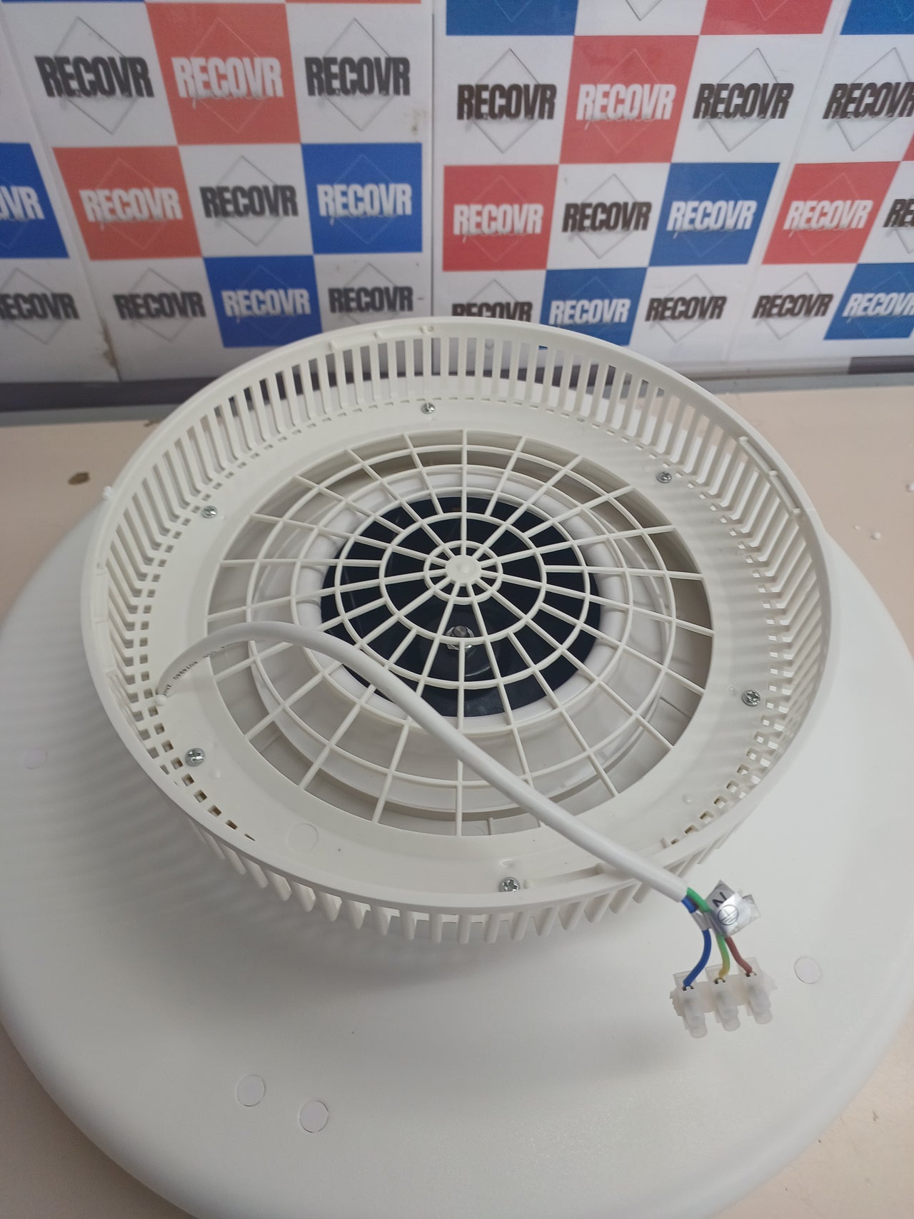 Ventilador de techo sin aspas Mistral con luz LED