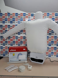 Maniquí de planchado y secado automático para ropa.