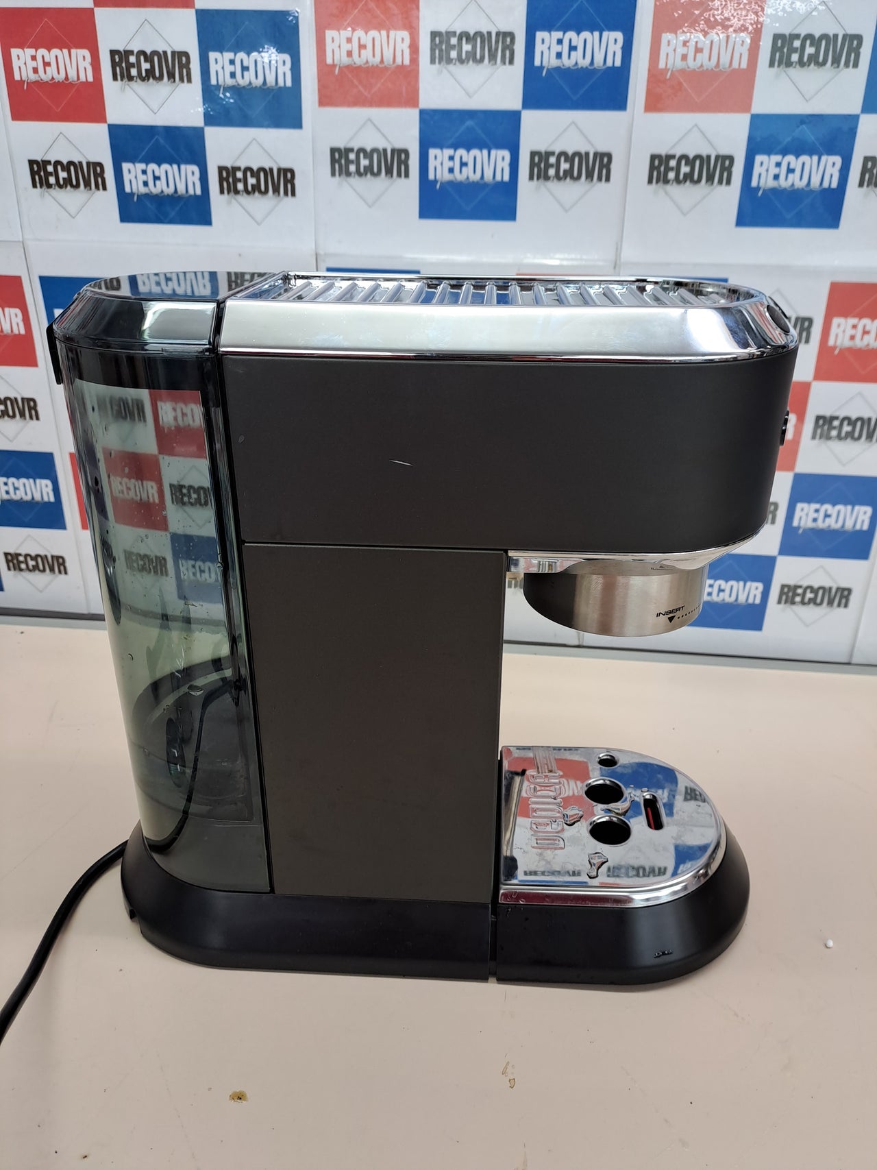 Cafetera espresso De'Longhi Dedica negra para café molido y monodosis