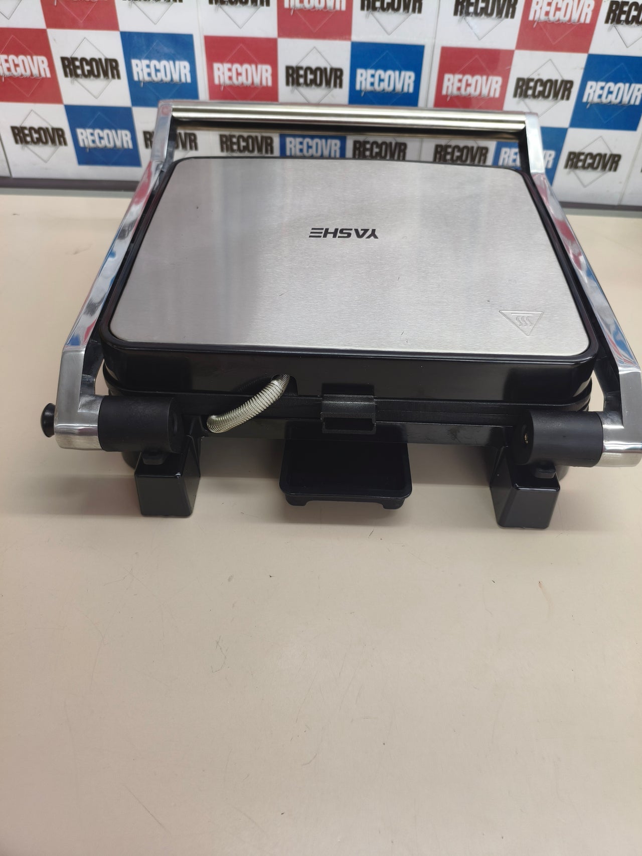 Sandwichera grill YASHE 2000W con apertura 180°