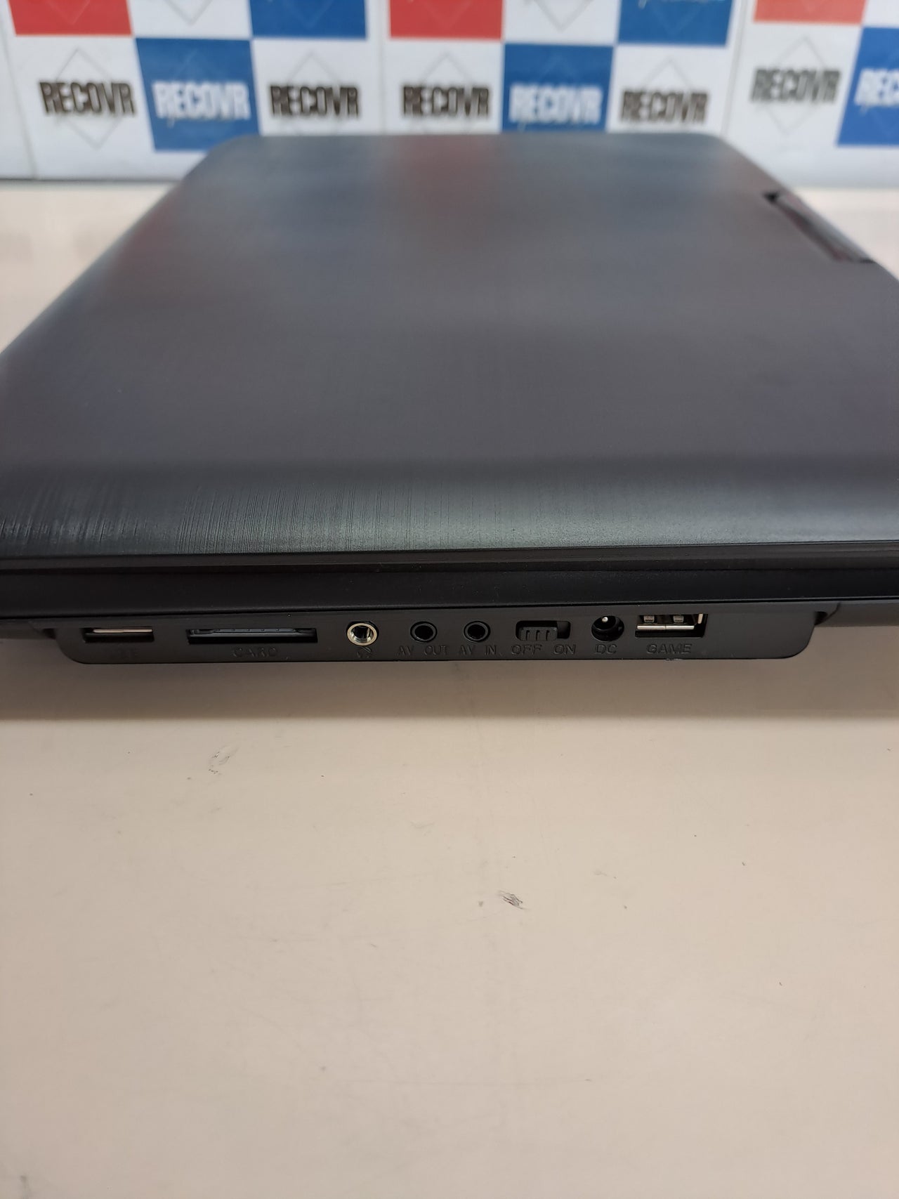Reproductor DVD portátil 17,5” pantalla 15,6” batería WOLFANG
