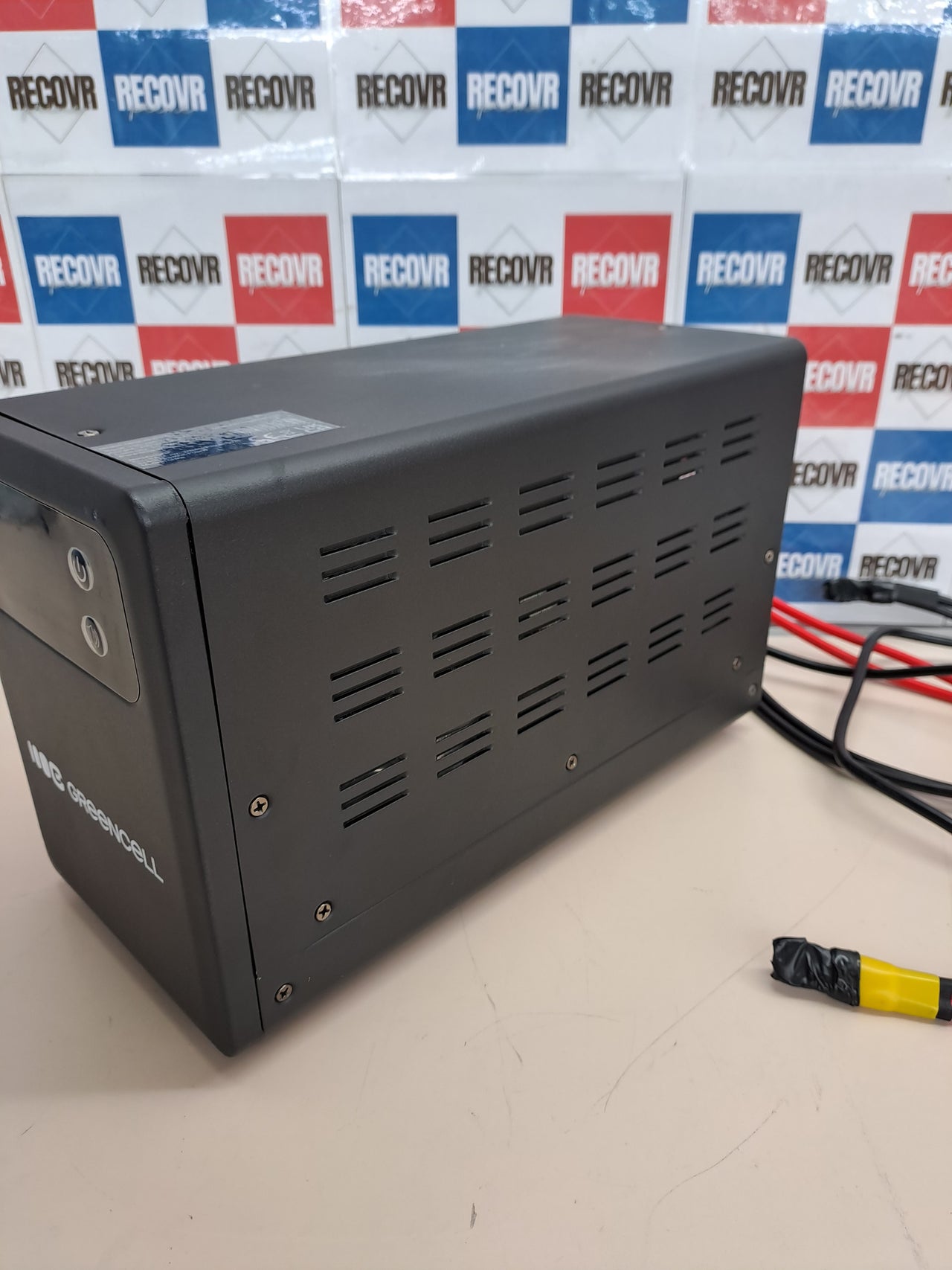 Sistema de energía de respaldo 1500VA con batería para cortes de luz
