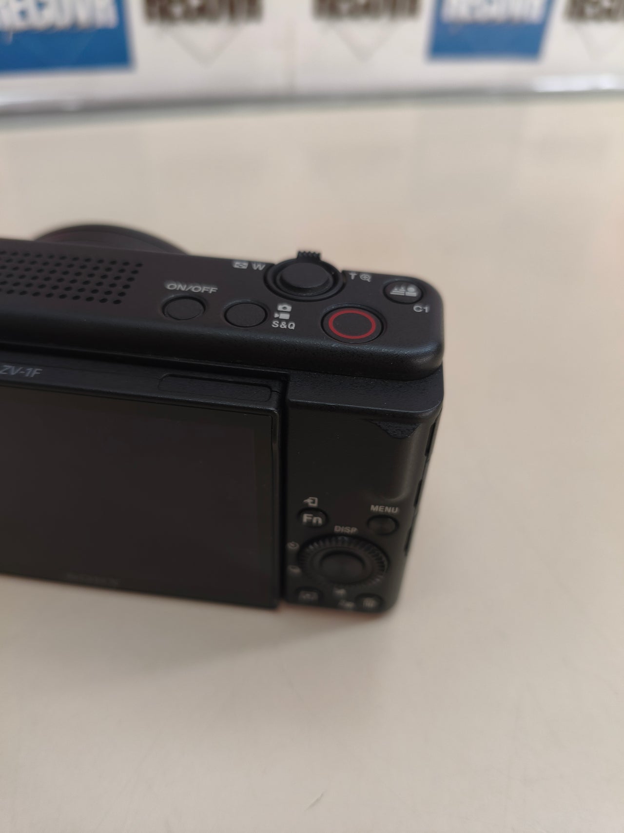 Sony ZV-1F para vlogs, 4K, pantalla multiángulo, negra
