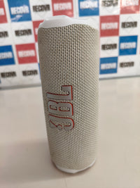 JBL Flip 7, altavoz Bluetooth portátil, 16 h, IP68, blanco