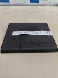 Panel táctil inalámbrico recargable para controlar el ordenador.