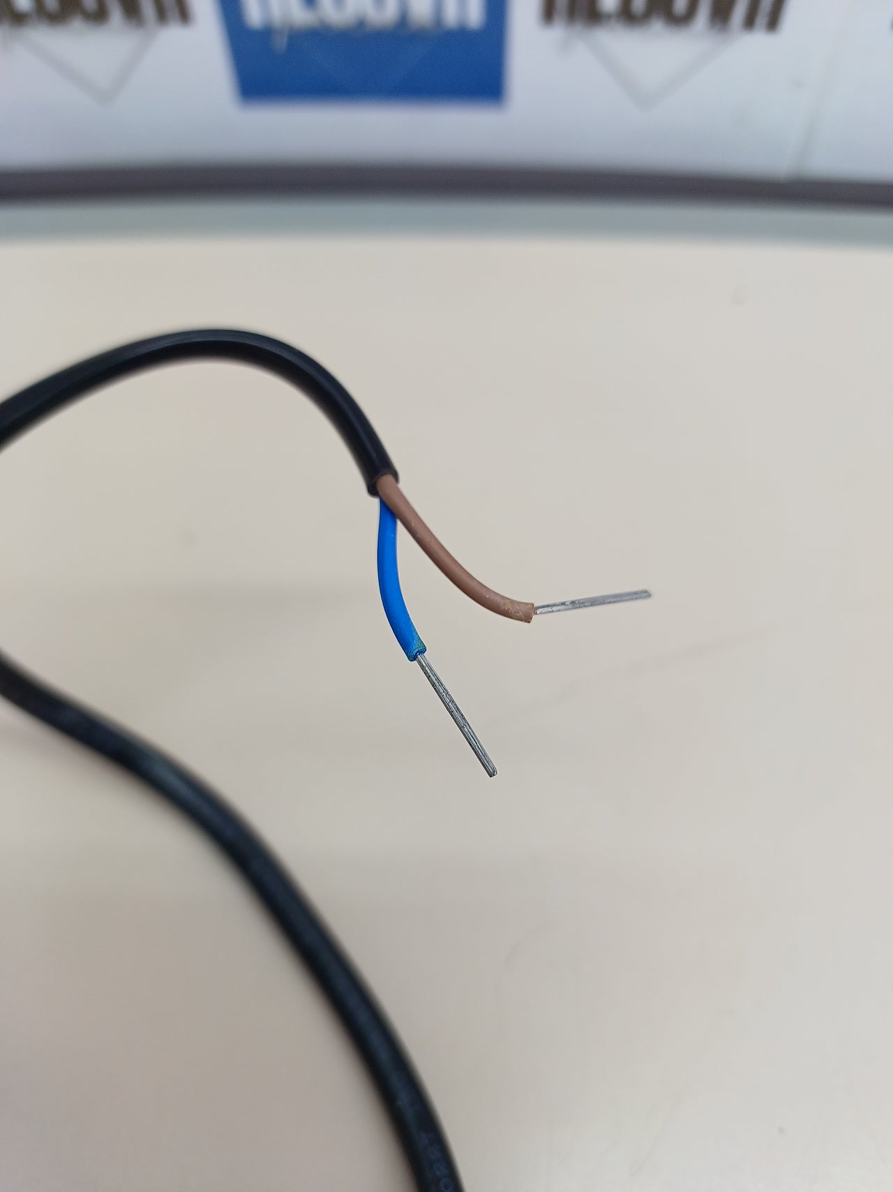 Controlador WiFi puerta garaje Alexa Google