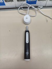 Cepillo eléctrico Oral-B iO 3 negro con 3 cabezales y sensor de presión