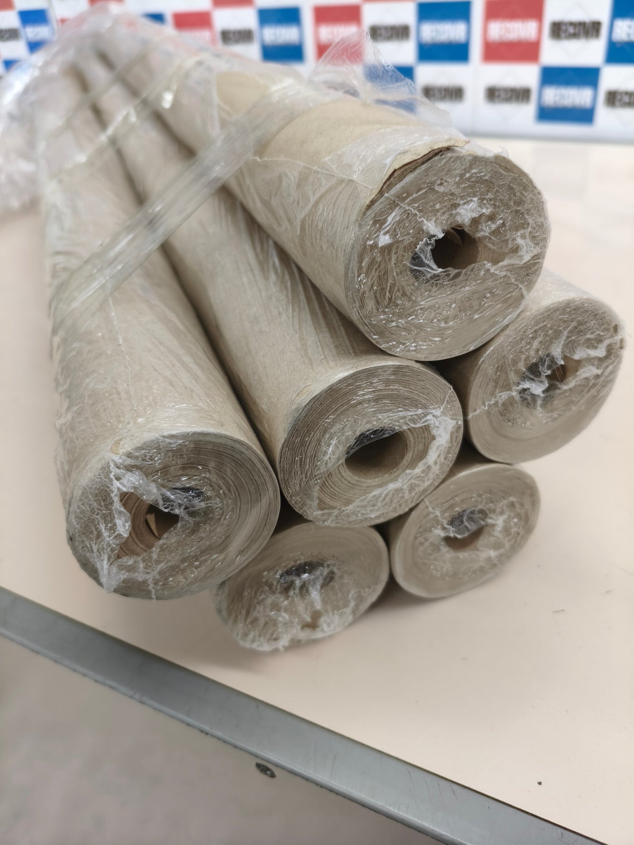Pack 6 rollos de papel kraft marrón OFITURIA 0,90×20 m 70 g/m²
