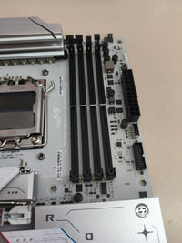 ASUS ROG Strix B850-A Gaming WiFi, placa base AMD ATX, DDR5, PCIe 5.0, WiFi 7, 4 M.2, RGB