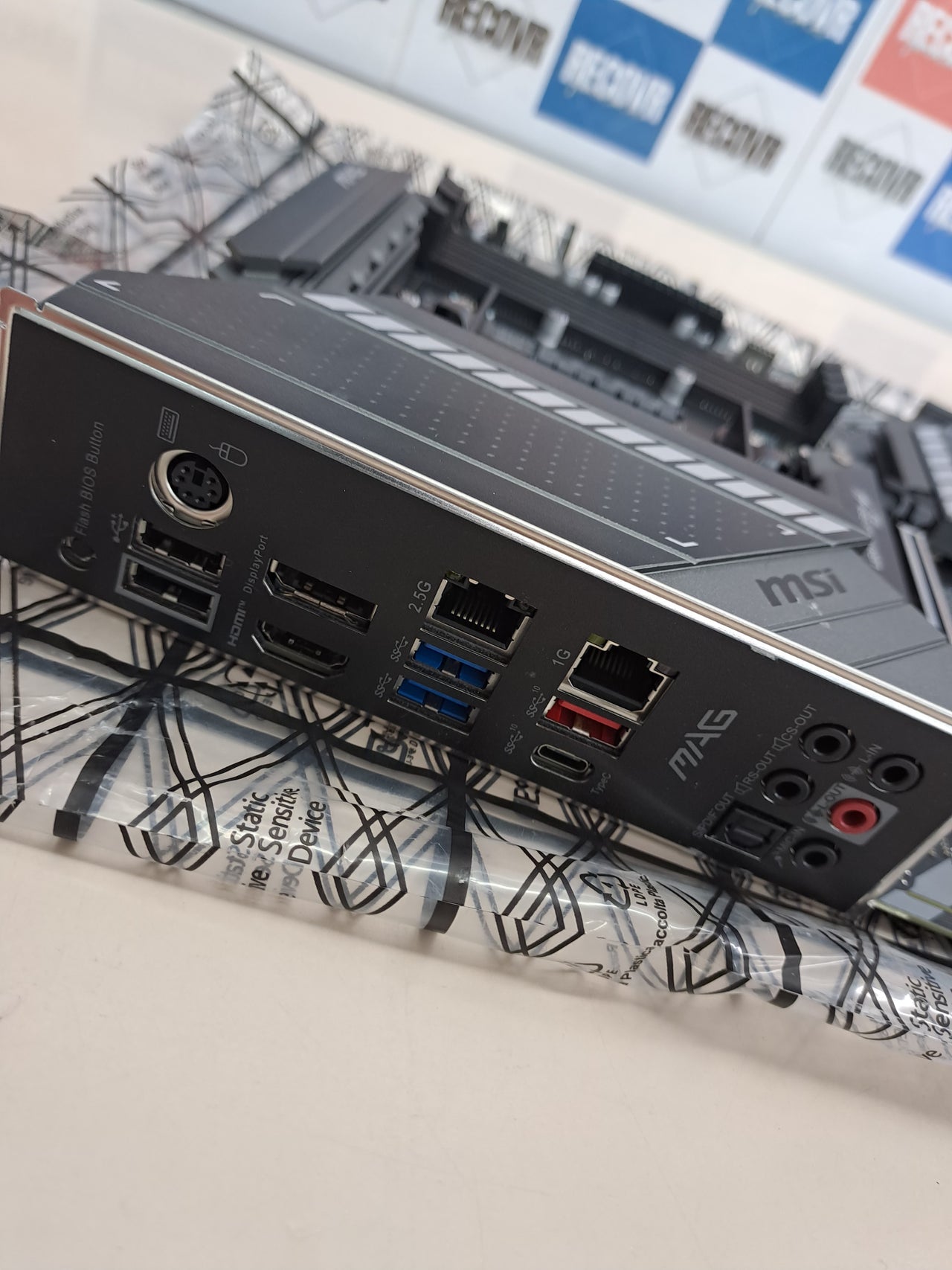 Ryzen placa base MSI MAG B550 Tomahawk AMD  AM4